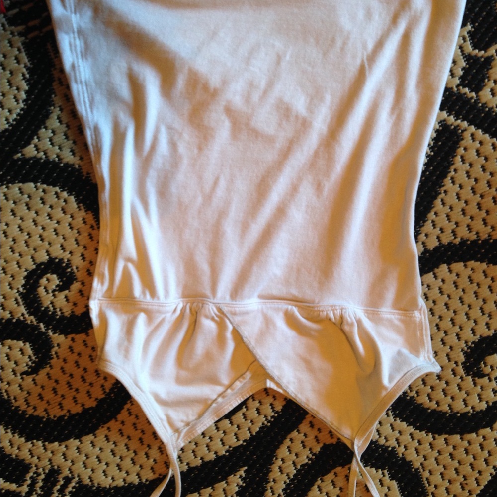 Mossimo sm vneck tank